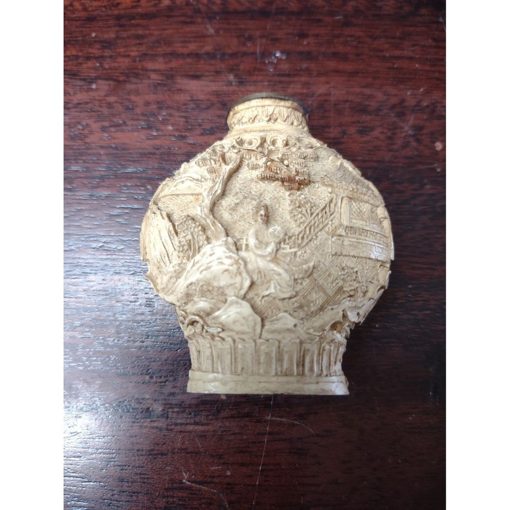 Replica Chinese Carved Snuff Bottle – Asian Landscape Scene, Resin